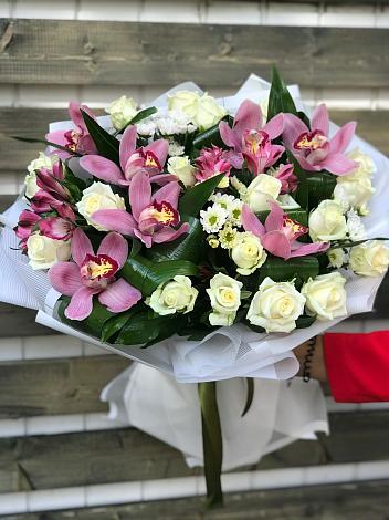 Букет цветов из: Розы и Хризантемы в Давыдово