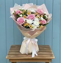 Букет цветов из:  Гвоздики, Орхидеи и Розы в Давыдово