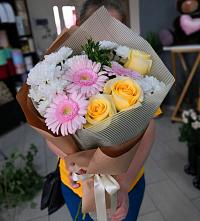 Букет цветов из:  Герберы, Розы и Хризантемы в Давыдово
