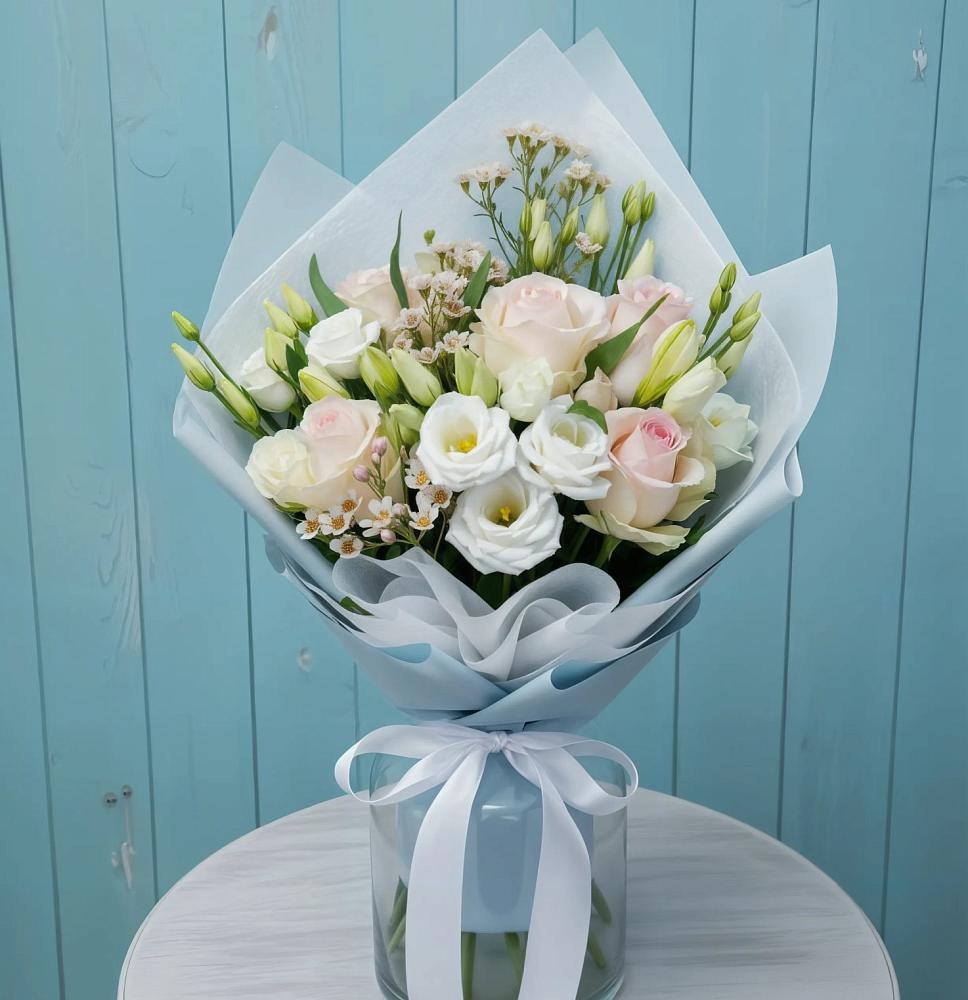 Букет цветов из: Розы и Лизиантусы в Давыдово