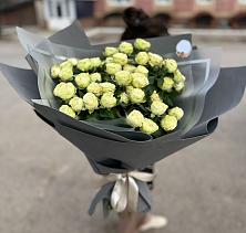Букет Белые кустовые розы Солинеро в Давыдово