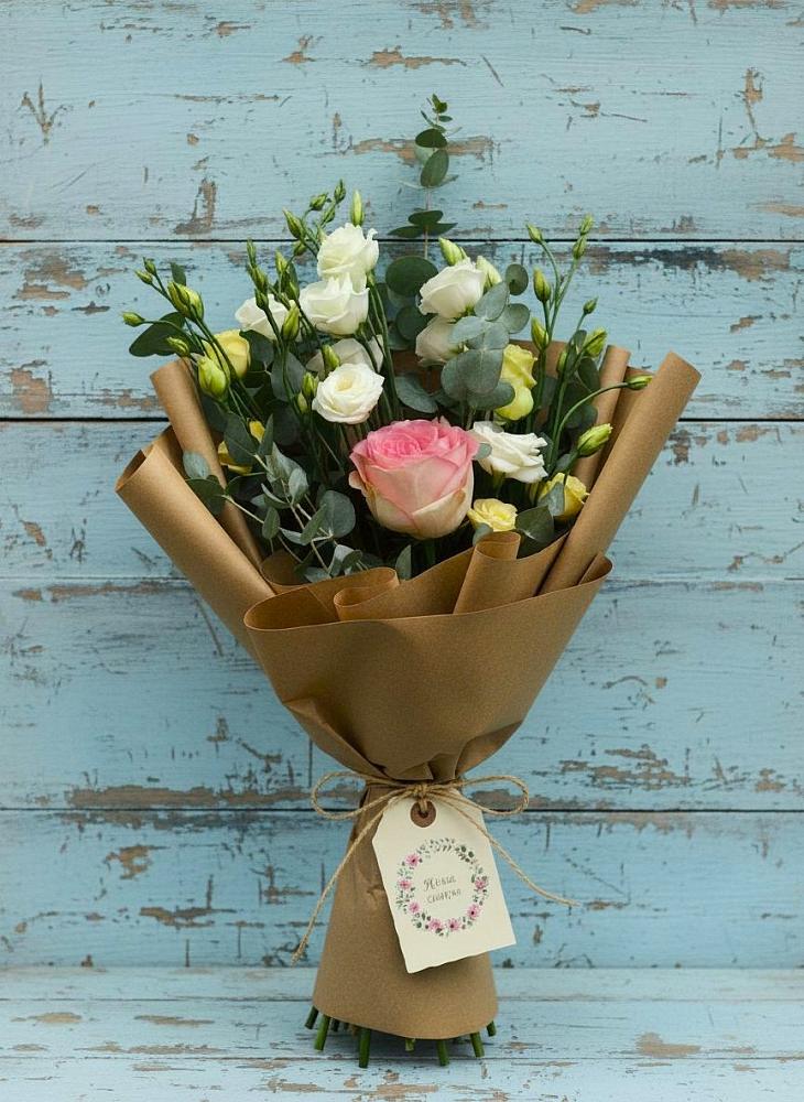 Букет цветов из: Розы и Лизиантусы в Давыдово