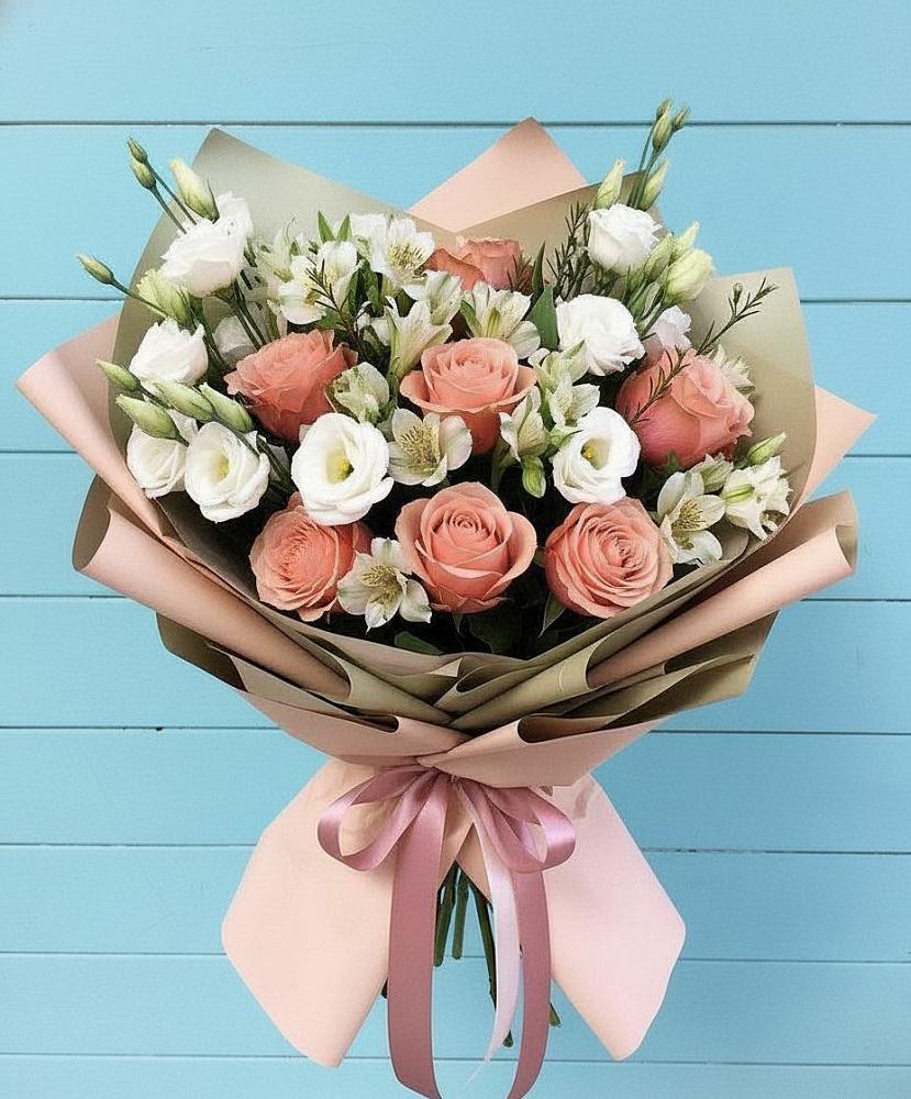 Букет цветов из: Розы, Альстромерии и Лизиантусы в Давыдово