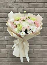 Букет цветов из:  Гвоздики, Розы, Лизиантусы и Хризантемы #REPLACE_PRED# Давыдово