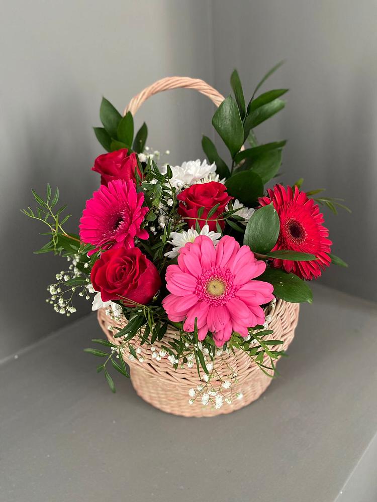 Цветочная композиция из Розы, Хризантемы и Герберы в корзине в Давыдово