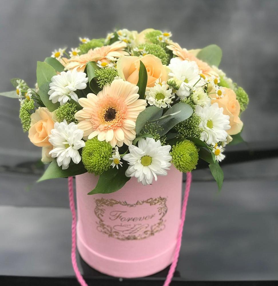 Цветочная композиция из Розы, Герберы и Хризантемы в шляпной коробке в Давыдово