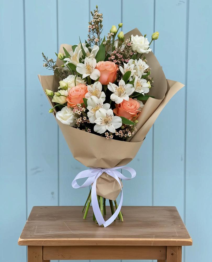 Букет цветов из: Альстромерии, Лизиантусы, Розы и Хризантемы в Давыдово